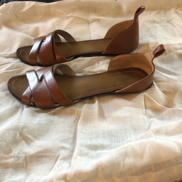 Also sandals size 8 - Picture 2 of 3
